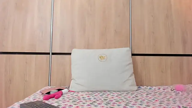 ikia lopez  online show from 04/01/26, 01:41