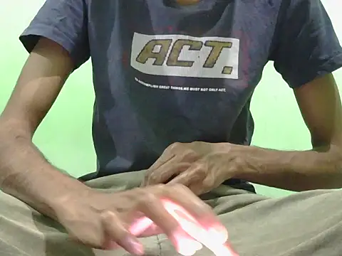 Snapshot of rockyy23boy chatting on 10/07/25, 03:53 rockyy23boy online show from 10/07/25, 03:53