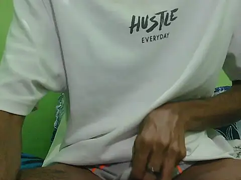 Snapshot of rockyy23boy chatting on 12/16/25, 02:44 rockyy23boy online show from 12/16/25, 02:44