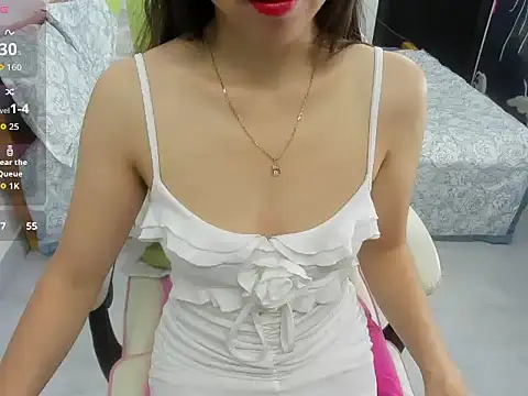 Snapshot of LuckyBabe_new01 chatting on 09/26/25, 03:05 LuckyBabe new01 online show from 09/26/25, 03:05