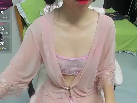 Snapshot of LuckyBabe_new01 chatting on 11/15/25, 02:46 LuckyBabe new01 online show from 11/15/25, 02:46