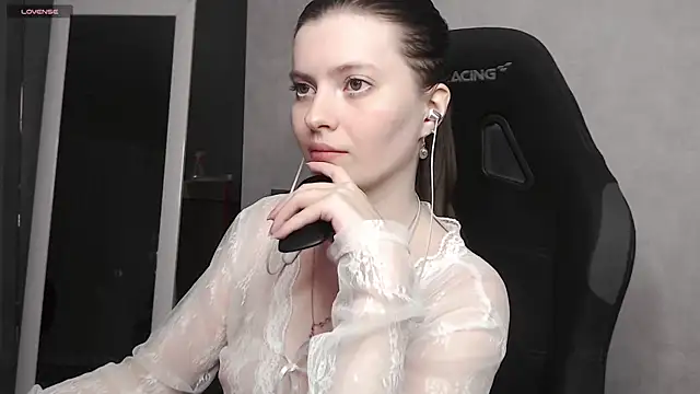 cute elfy  online show from 09/28/25, 04:45