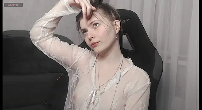 cute elfy  online show from 12/05/25, 02:47