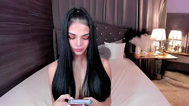 Snapshot of AdrianaMillers chatting on 10/02/25, 01:51 AdrianaMillers online show from 10/02/25, 01:51