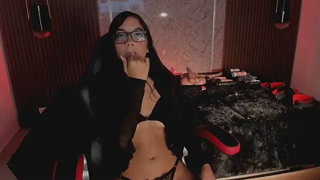 Snapshot of liah_cleir chatting on 10/08/25, 08:50 liah cleir online show from 10/08/25, 08:50