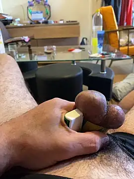 Snapshot of jackadi33 chatting on 09/27/25, 12:21 jackadi33 online show from 09/27/25, 12:21