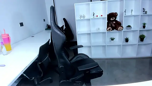 megan bigboobs  online show from 01/15/26, 10:53