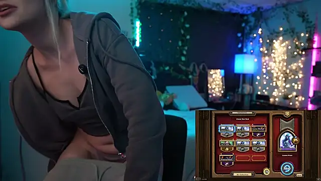 littlelune online show from 10/29/25, 01:41