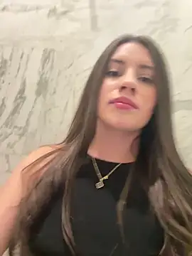 Isabella21  online show from 11/25/25, 10:54