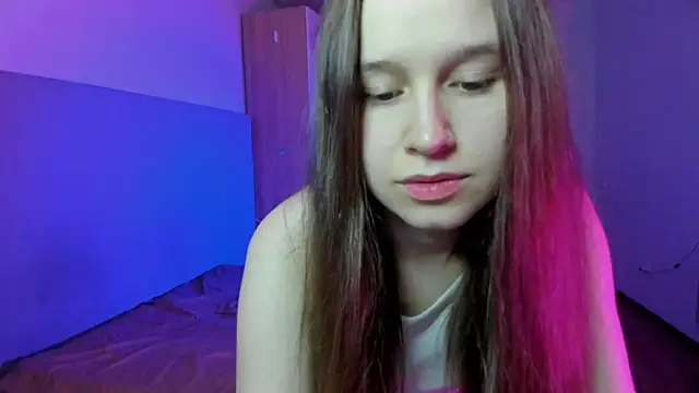 Snapshot of ssunnshinne__ chatting on 10/11/25, 06:06 ssunnshinne online show from 10/11/25, 06:06