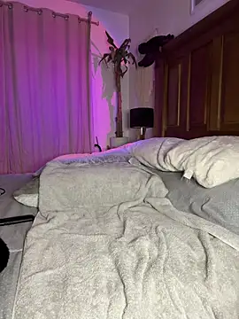 Snapshot of Draculona-666 chatting on 12/14/25, 03:34 Draculona-666 online show from 12/14/25, 03:34