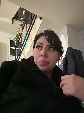 Snapshot of Draculona-666 chatting on 12/15/25, 02:49 Draculona-666 online show from 12/15/25, 02:49