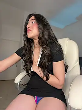 Snapshot of julieta_jhonss chatting on 08/08/26, 02:57 julieta jhonss online show from 08/08/26, 02:57