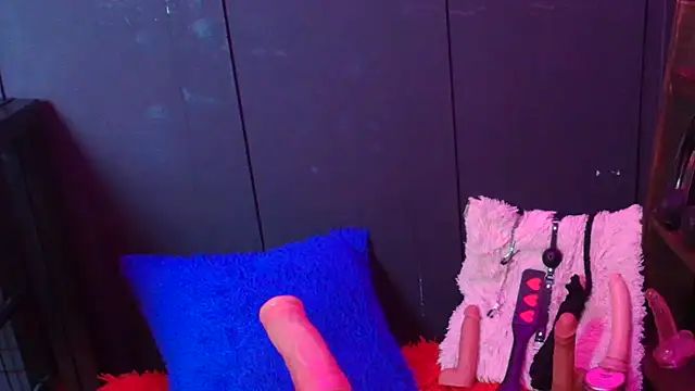 Snapshot of Meghan_storm chatting on 11/22/25, 02:27 Meghan storm online show from 11/22/25, 02:27