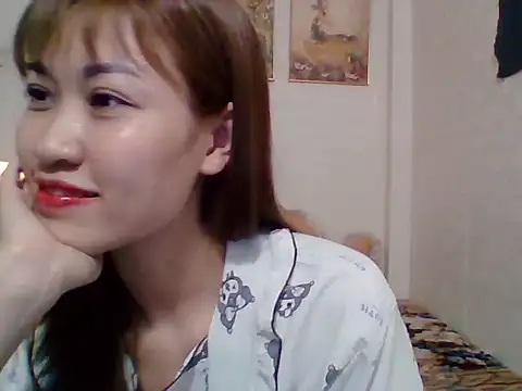 Snapshot of __Donna__ chatting on 10/21/25, 02:51 Donna online show from 10/21/25, 02:51