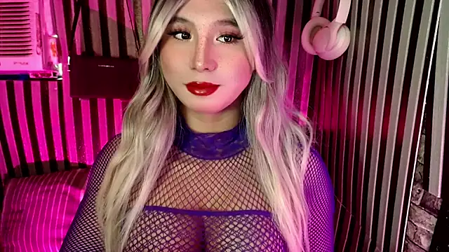 UrhotlucyTS online show from 01/12/26, 06:29