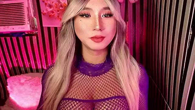 UrhotlucyTS online show from 03/23/26, 06:50