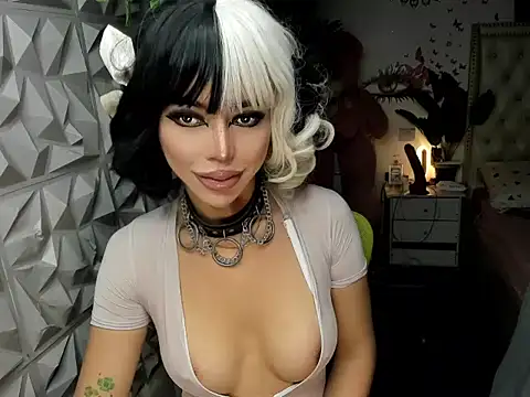 Snapshot of janecomander chatting on 11/13/25, 08:46 janecomander online show from 11/13/25, 08:46