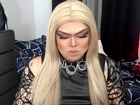 Snapshot of michellevixen922 chatting on 11/03/25, 07:37 michellevixen922 online show from 11/03/25, 07:37