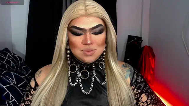 Snapshot of michellevixen922 chatting on 11/20/25, 12:11 michellevixen922 online show from 11/20/25, 12:11