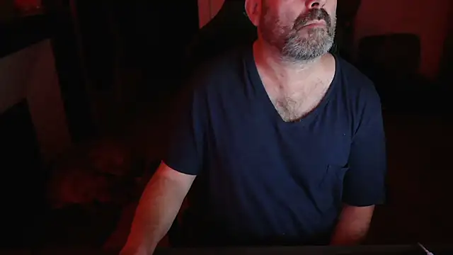 Snapshot of Hairyfred73 chatting on 09/27/25, 05:12 Hairyfred73 online show from 09/27/25, 05:12