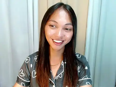 Snapshot of Simi_Ipit chatting on 04/29/26, 05:30 Simi Ipit online show from 04/29/26, 05:30