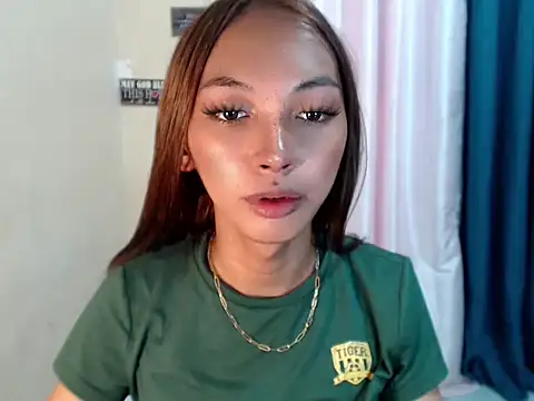 Snapshot of Simi_Ipit chatting on 05/05/26, 08:22 Simi Ipit online show from 05/05/26, 08:22