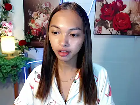 Snapshot of Simi_Ipit chatting on 05/13/26, 04:37 Simi Ipit online show from 05/13/26, 04:37