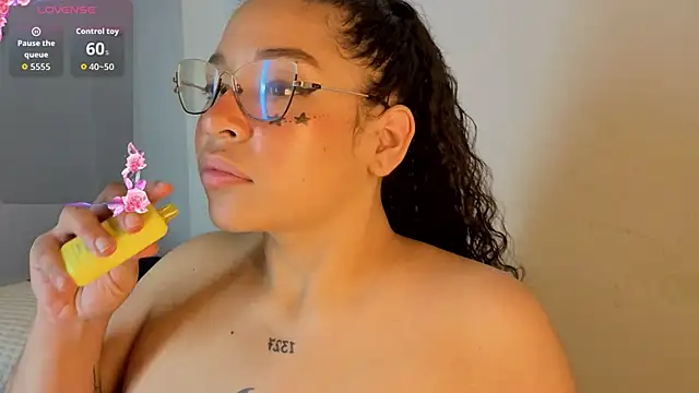 Snapshot of CloeBunny_ chatting on 02/08/26, 01:09 CloeBunny online show from 02/08/26, 01:09