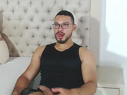 Snapshot of marcusblade chatting on 09/18/25, 05:09 marcusblade online show from 09/18/25, 05:09