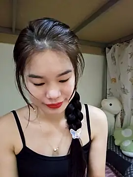 Snapshot of Baby-ladytits2025 chatting on 11/18/25, 03:49 Baby-ladytits2025 online show from 11/18/25, 03:49