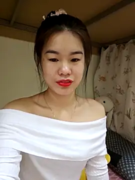 Snapshot of Baby-ladytits2025 chatting on 12/19/25, 04:03 Baby-ladytits2025 online show from 12/19/25, 04:03