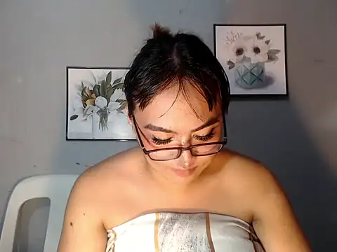 Snapshot of Asianblk_barbiedoll chatting on 06/17/26, 04:26 Asianblk barbiedoll online show from 06/17/26, 04:26