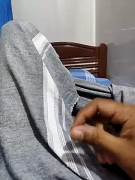 vichuhot online show from 10/21/25, 04:19