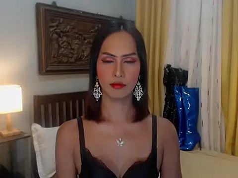 Nathalieheartt online show from 11/05/25, 02:11