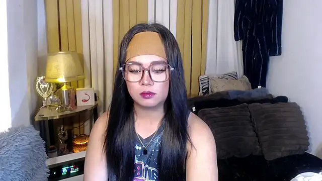 YourSweet-mich online show from 05/18/26, 02:56