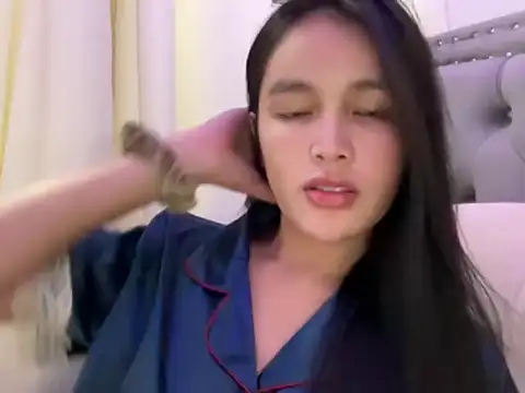 itsBldreina online show from 11/22/25, 07:24