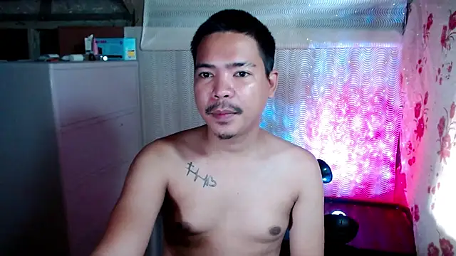 Snapshot of MANIACasianX chatting on 09/27/25, 01:10 MANIACasianX online show from 09/27/25, 01:10