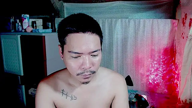 Snapshot of MANIACasianX chatting on 10/11/25, 12:47 MANIACasianX online show from 10/11/25, 12:47