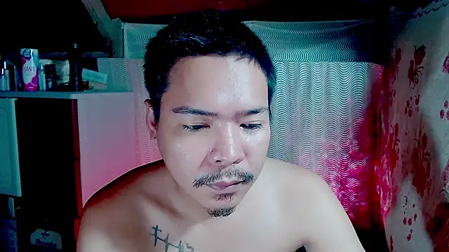 Snapshot of MANIACasianX chatting on 10/12/25, 11:42 MANIACasianX online show from 10/12/25, 11:42