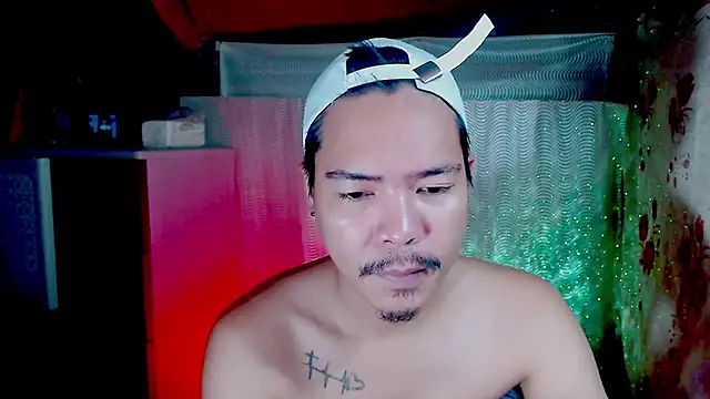 Snapshot of MANIACasianX chatting on 10/16/25, 09:32 MANIACasianX online show from 10/16/25, 09:32