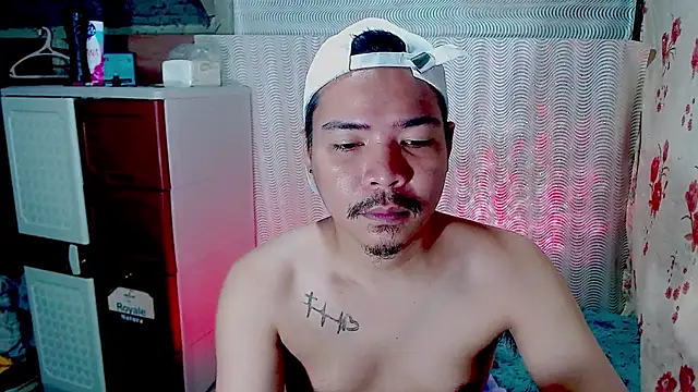 Snapshot of MANIACasianX chatting on 10/17/25, 10:45 MANIACasianX online show from 10/17/25, 10:45