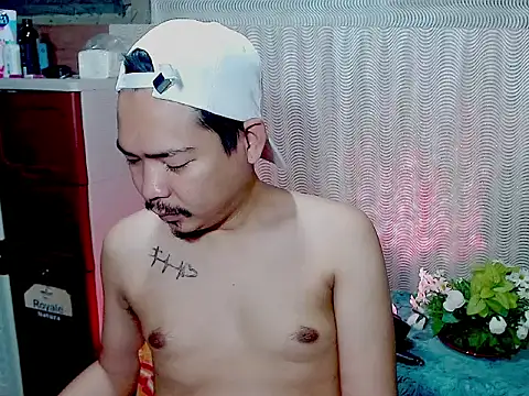 Snapshot of MANIACasianX chatting on 10/20/25, 09:32 MANIACasianX online show from 10/20/25, 09:32