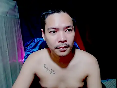 Snapshot of MANIACasianX chatting on 11/26/25, 11:55 MANIACasianX online show from 11/26/25, 11:55