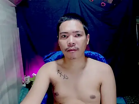 Snapshot of MANIACasianX chatting on 11/28/25, 09:06 MANIACasianX online show from 11/28/25, 09:06