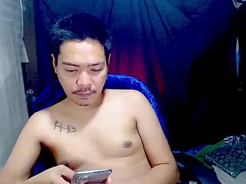 Snapshot of MANIACasianX chatting on 12/03/25, 11:25 MANIACasianX online show from 12/03/25, 11:25