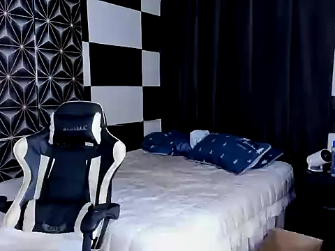 Snapshot of AsianHotBODYY chatting on 09/10/25, 02:55 AsianHotBODYY online show from 09/10/25, 02:55