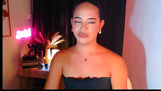 Lorainnelustts online show from 11/27/25, 01:13