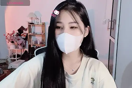 Snapshot of ___Daisy___ chatting on 10/29/25, 02:41 Daisy online show from 10/29/25, 02:41