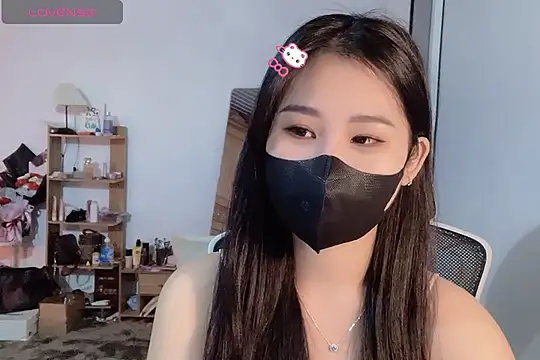 Snapshot of ___Daisy___ chatting on 11/10/25, 02:16 Daisy online show from 11/10/25, 02:16